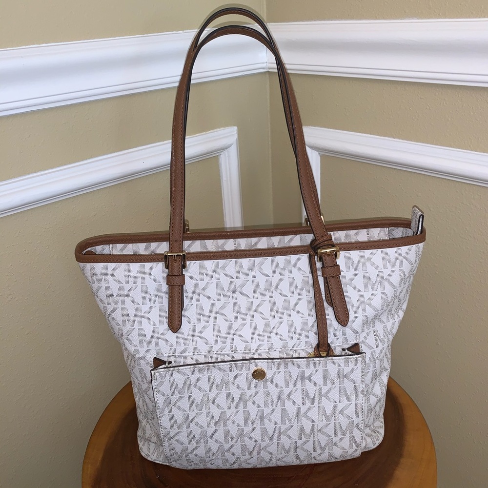 Michael Kors Large Signature Jet Set Handbag